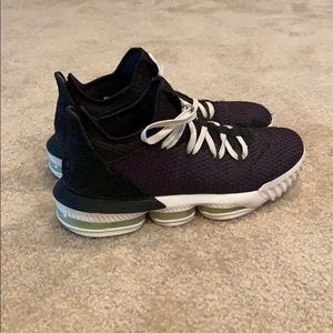 Nike Lebron 16